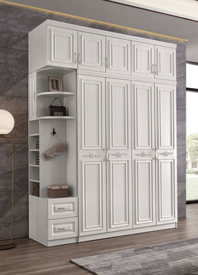 Abnehmbare weiße hölzerne Garderobe Multiscene für das kleine Schlafzimmer justierbar